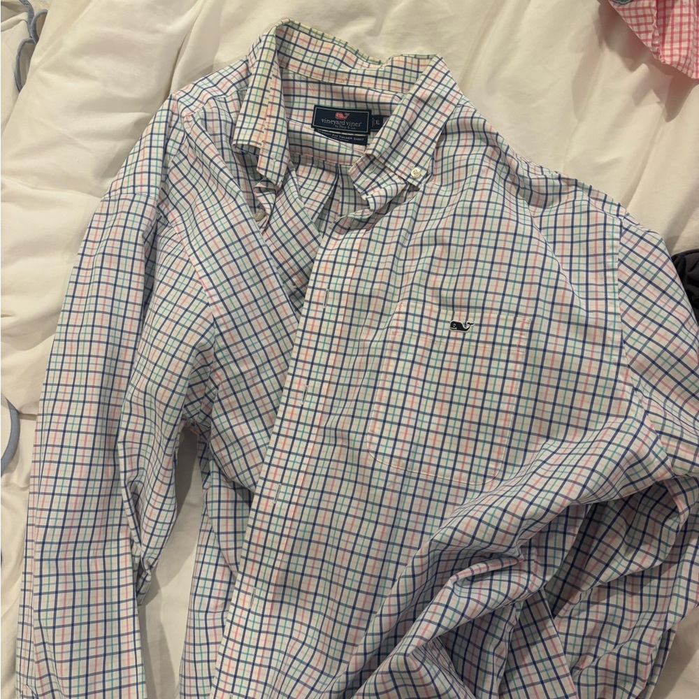 Vineyard Vines Men’s Plaid Button-Down Shirt in White, Blue, Pink